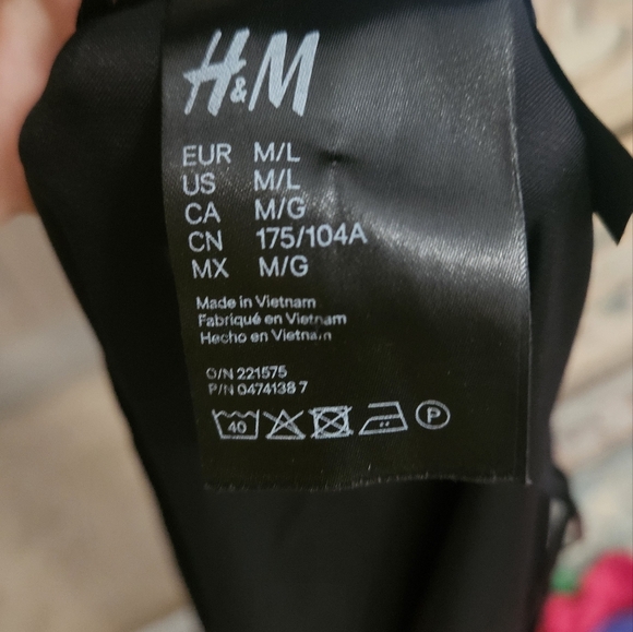 H&M Black Satin Robe With Tie. Size M/L - Picture 2 of 9